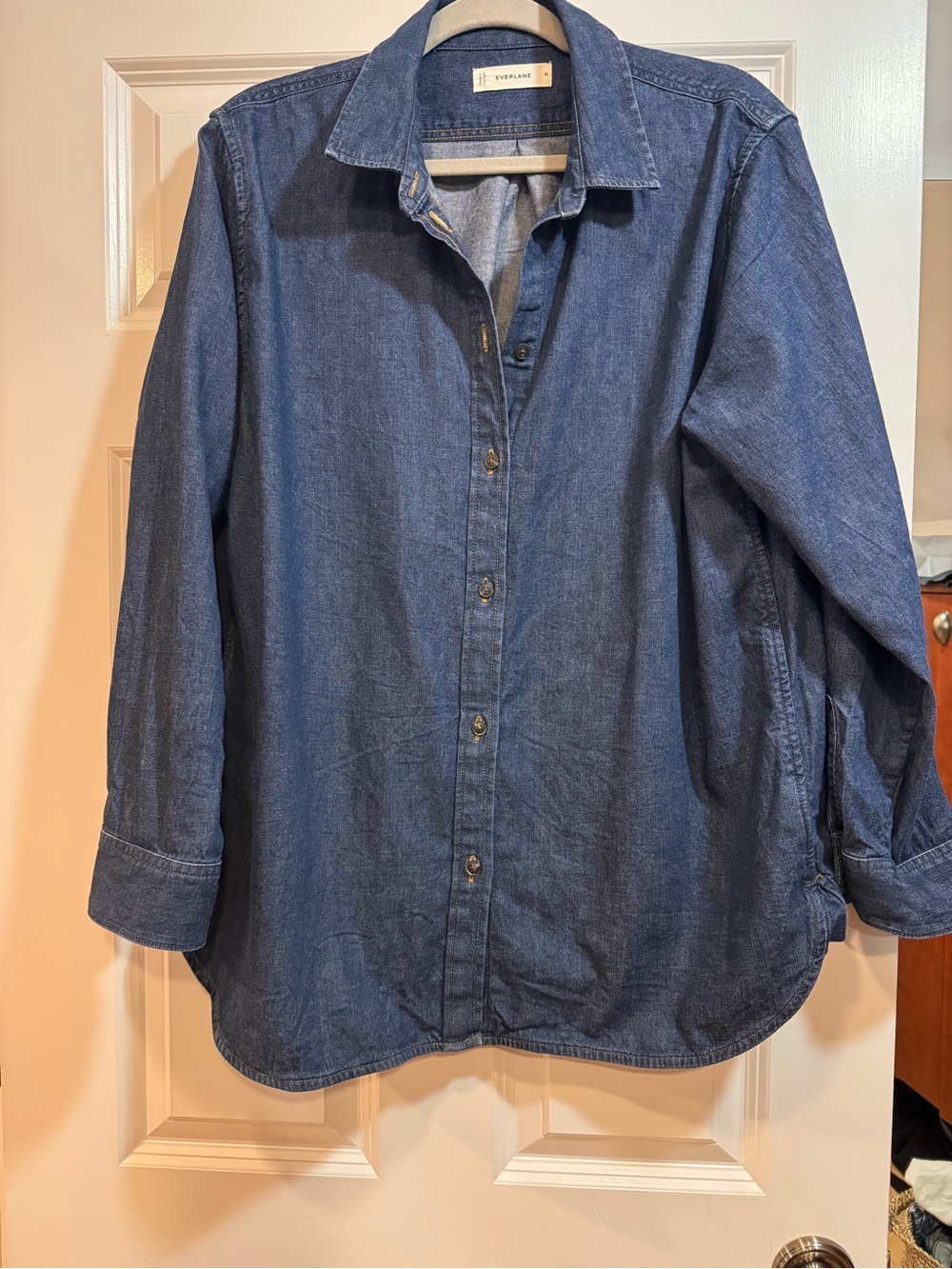Everlane Women’s Denim Shirt in Dark Blue —Size 16